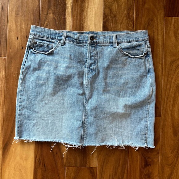 Mossimo Supply Co. Dresses & Skirts - Mossimo Light-wash Denim Skirt size 14